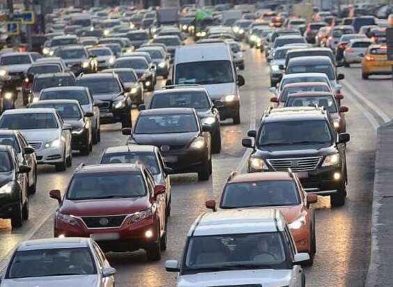 SGS: Tipos de vehículos. Atasco con multitud de tipos de vehiculos